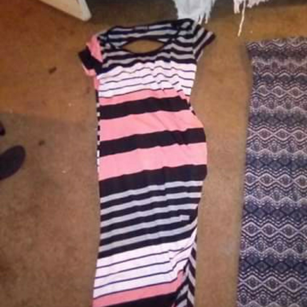 Clothes - Picture 8 of 8